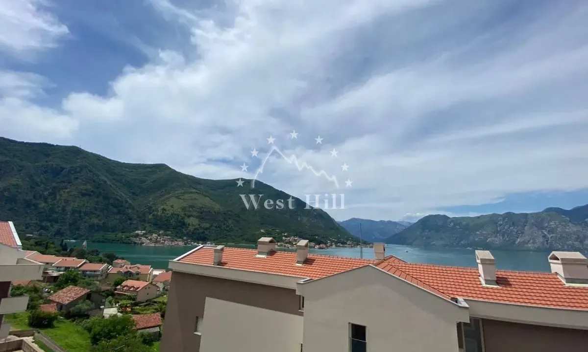 Prodaja, dvosoban stan, 62m², Dobrota, Kotor