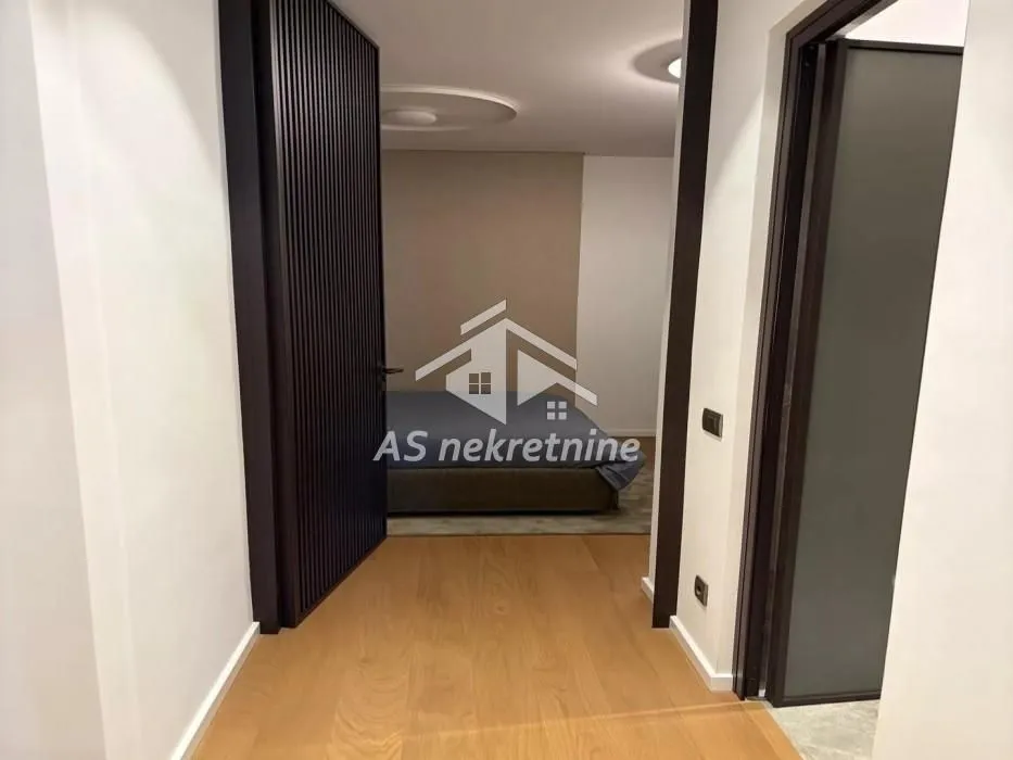 Izdavanje, dvosoban stan, 87m², Vračar Hram, Vračar Sve Podlokacije
