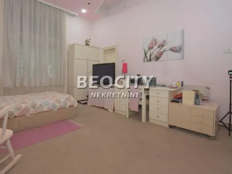 Prodaja, kuća, 250m², Centar, Subotica - image 5