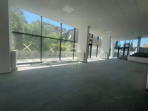 Izdavanje, poslovni prostor, 350m², Adamovićevo Naselje, Novi Sad Sve Podlokacije - image 2