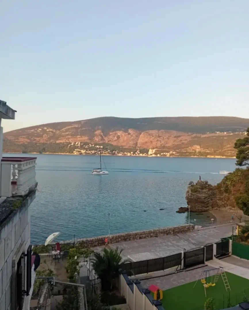 Rent, two bedroom apartment, 55m², Topla, Herceg Novi