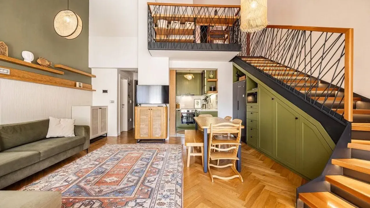 Izdavanje, dvosoban stan, 72m², Centar, Tivat