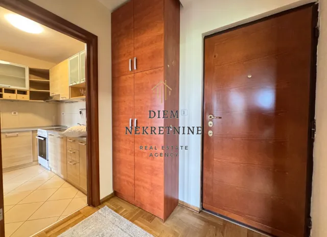 Izdavanje, jednosoban stan, 48m², Preko Morače, Podgorica