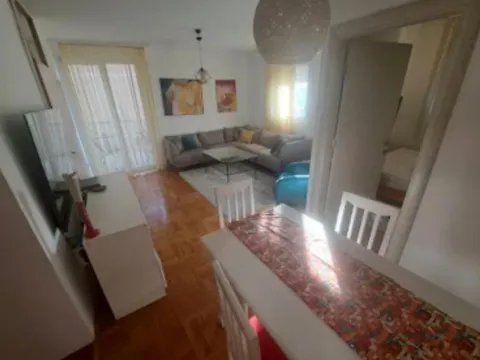 Prodaja, trosoban stan, 74m², Stari Aerodrom, Podgorica - image 3