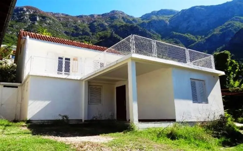 Sale, house, 217m², Risan, Kotor
