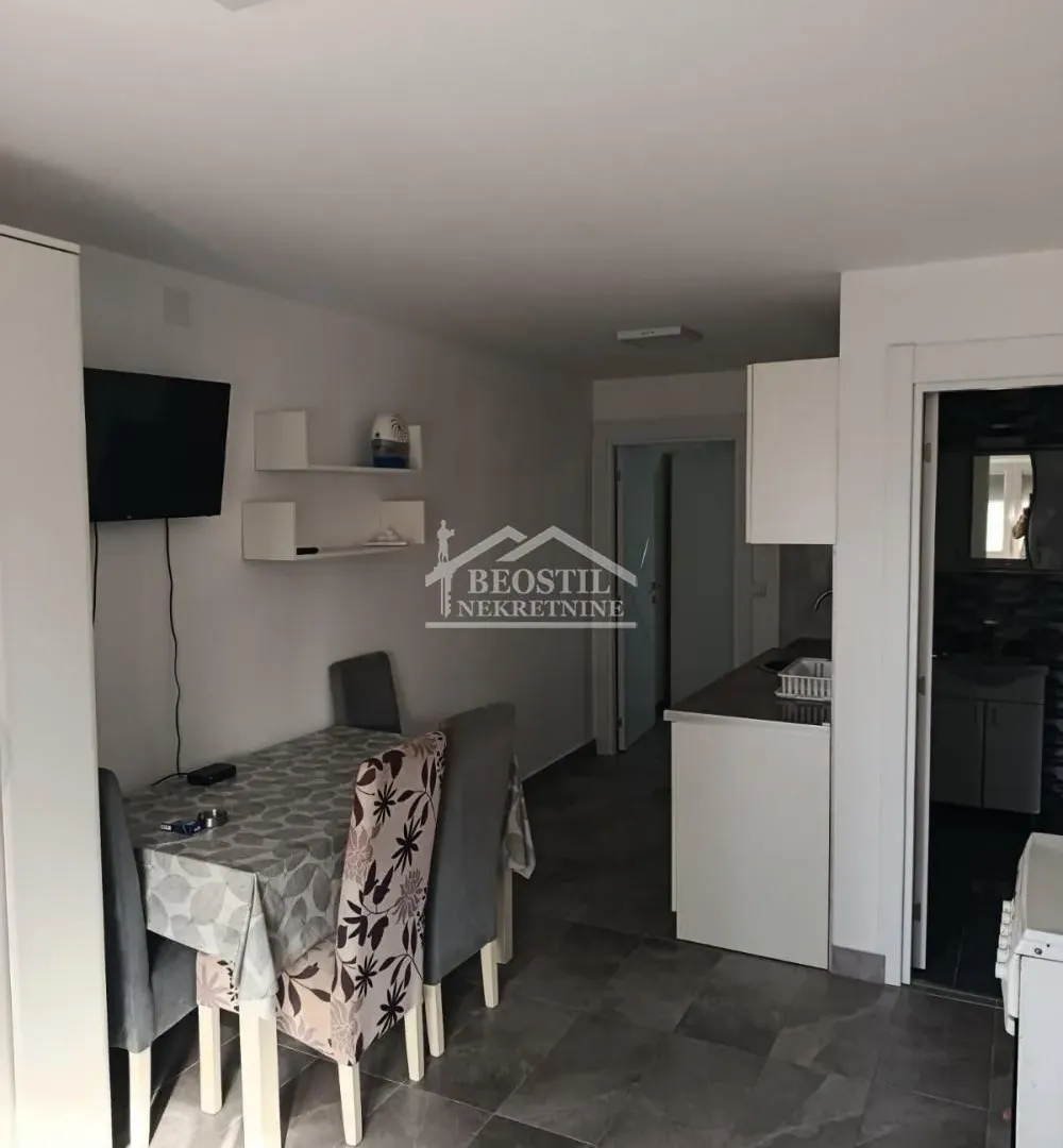 Izdavanje, jednosoban stan, 32m², Zvezdara Sve Podlokacije, Beograd