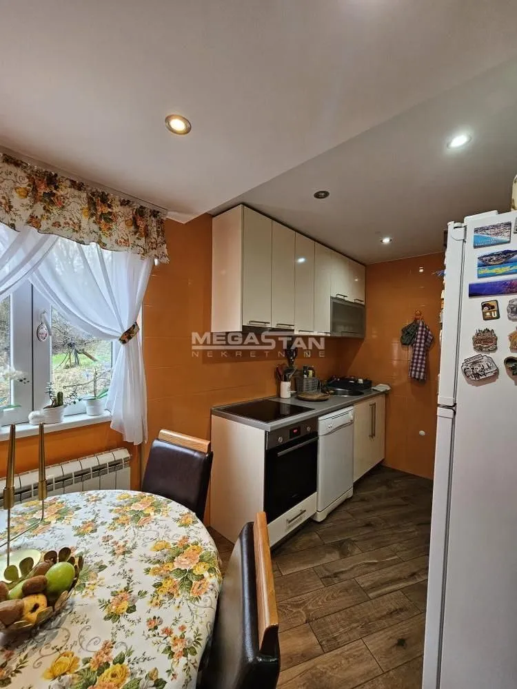 Prodaja, kuća, 214m², Zvezdarska Šuma, Zvezdara Sve Podlokacije