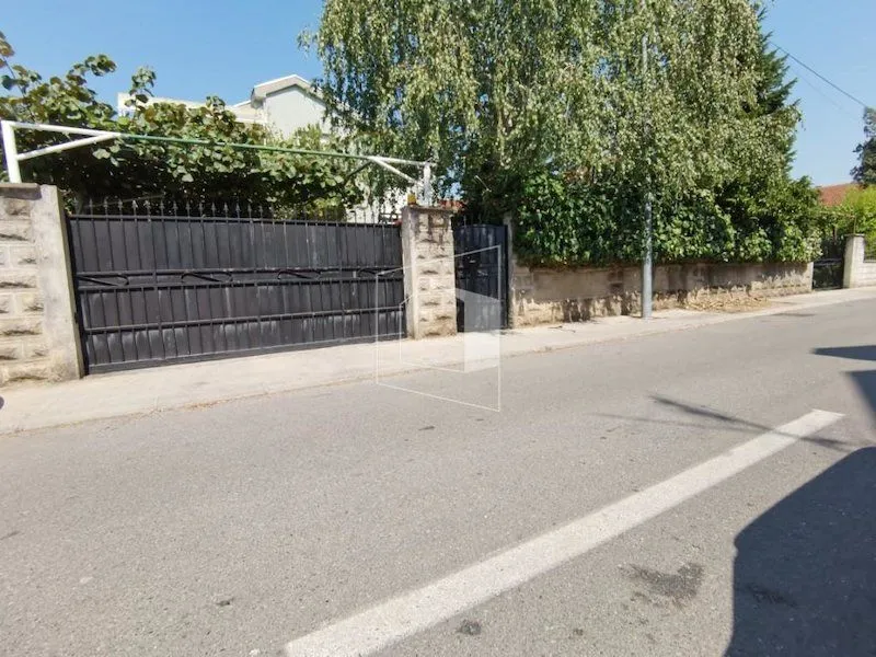 Rent, house, 250m², Stari Aerodrom, Podgorica
