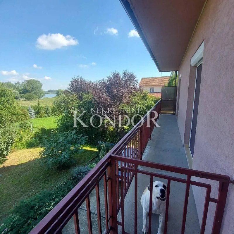Prodaja, kuća, 250m², Stari Banovci, Stara Pazova