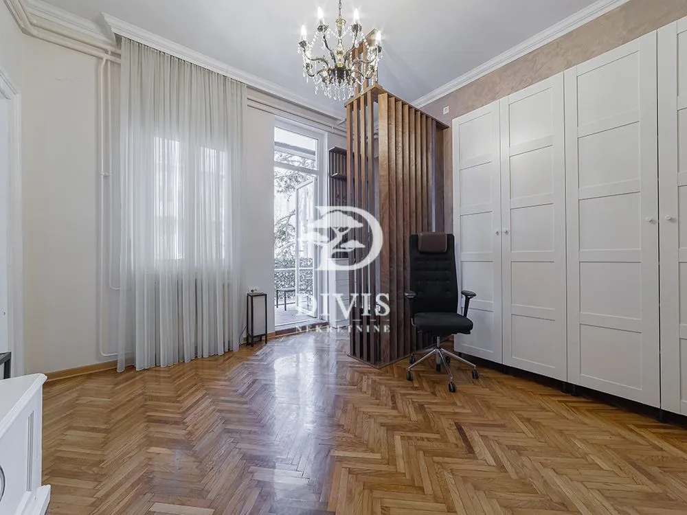 Prodaja, trosoban stan, 100m², Vračar Centar, Vračar Sve Podlokacije