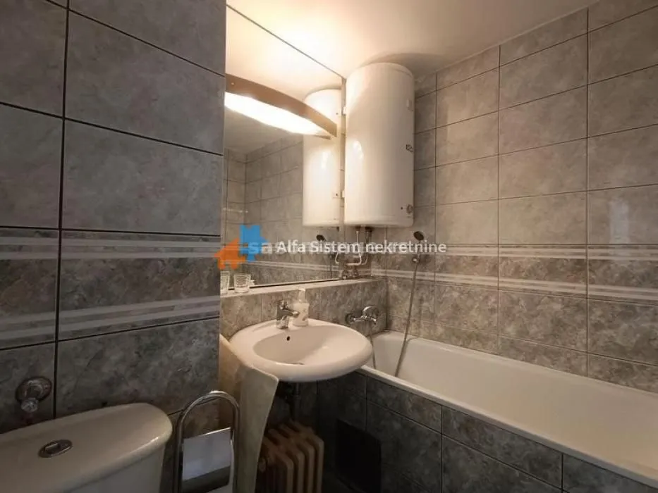Izdavanje, trosoban stan, 100m², Bežanijska Kosa 3, Bežanijska Kosa Sve Podlokacije