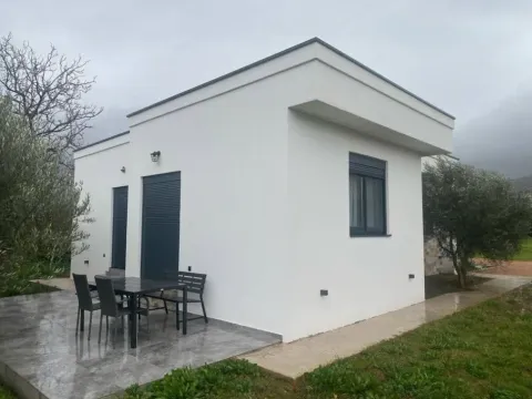 Izdavanje, kuća, 73m², Tomba, Bar - image 12