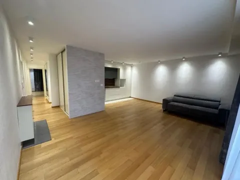 Prodaja, dvosoban stan, 82m², Podostrog, Budva