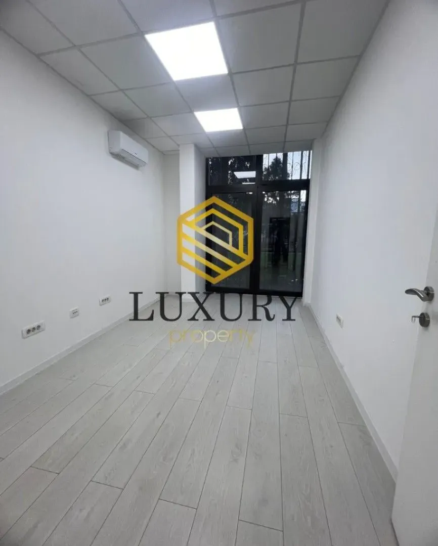 Rent, office space, 245m², Blok 5, Podgorica