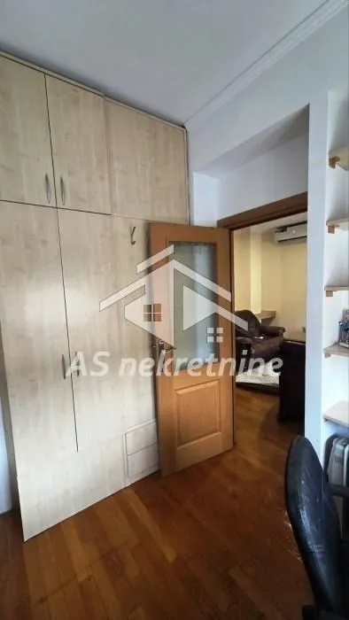 Rent, three bedroom apartment, 65m², Stari Grad, Beograd