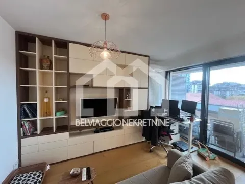 Izdavanje, trosoban stan, 70m², Stari Grad, Beograd - image 2
