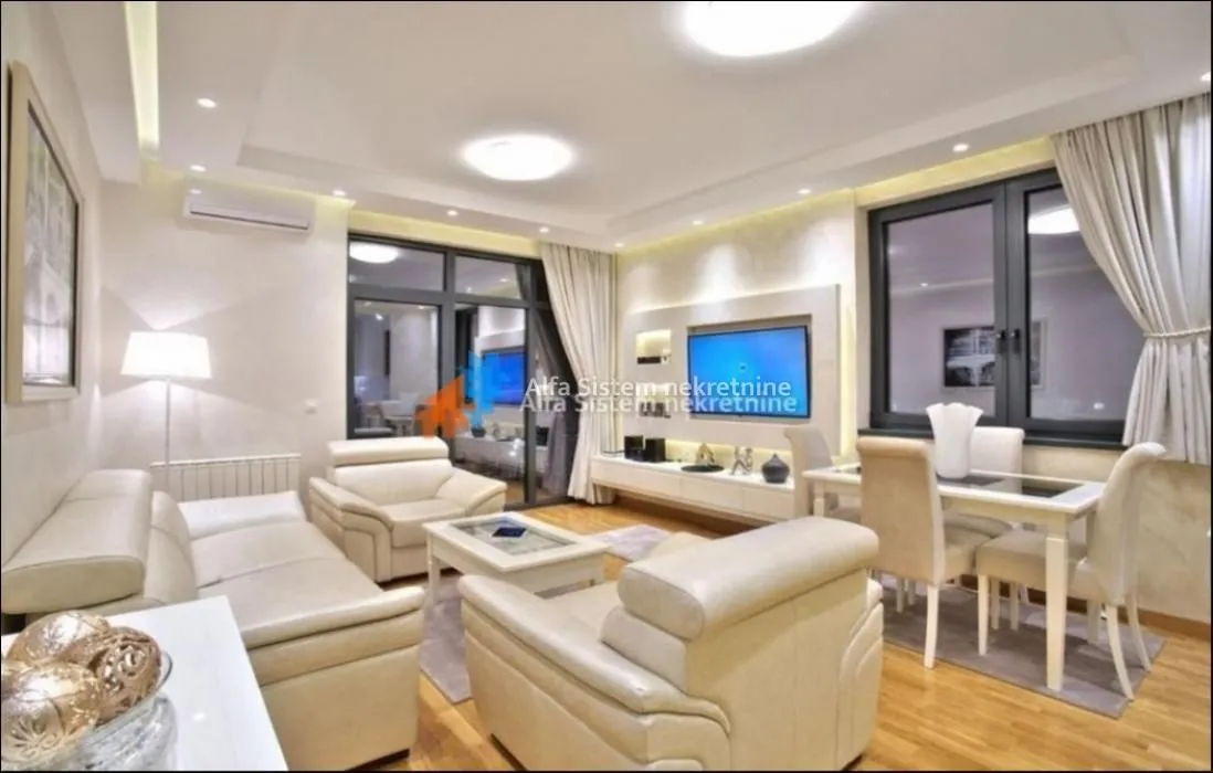 Rent, four bedroom apartment, 90m², Savski Venac, Beograd