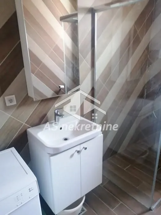 Izdavanje, trosoban stan, 62m², Lekino Brdo, Voždovac Sve Podlokacije
