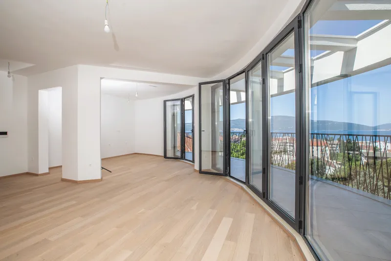 Prodaja, trosoban stan, 143m², Tivat, Crna Gora