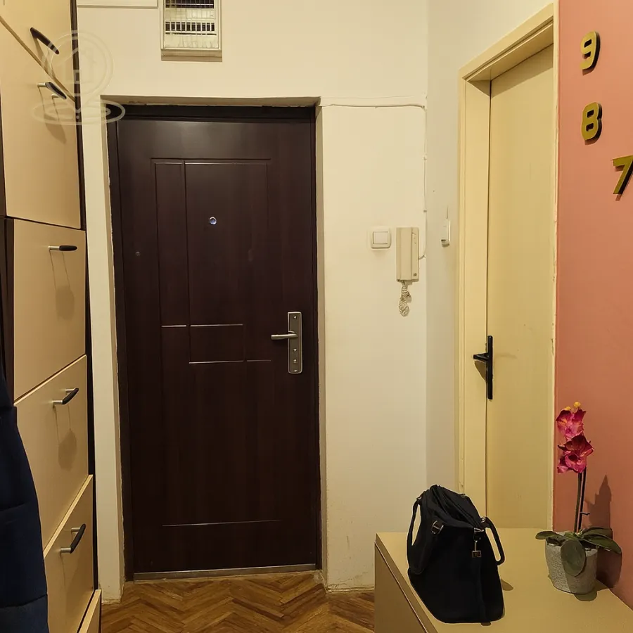 Prodaja, dvosoban stan, 66m², Crveni Pevac, Niš