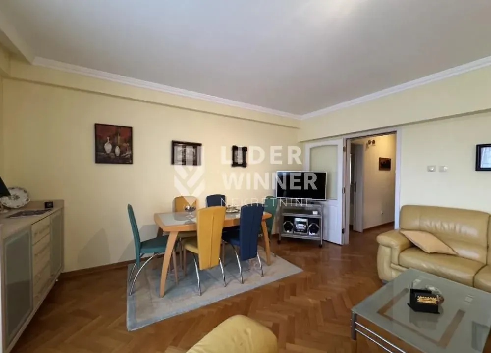 Izdavanje, četvorosoban stan, 102m², Stari Grad, Beograd