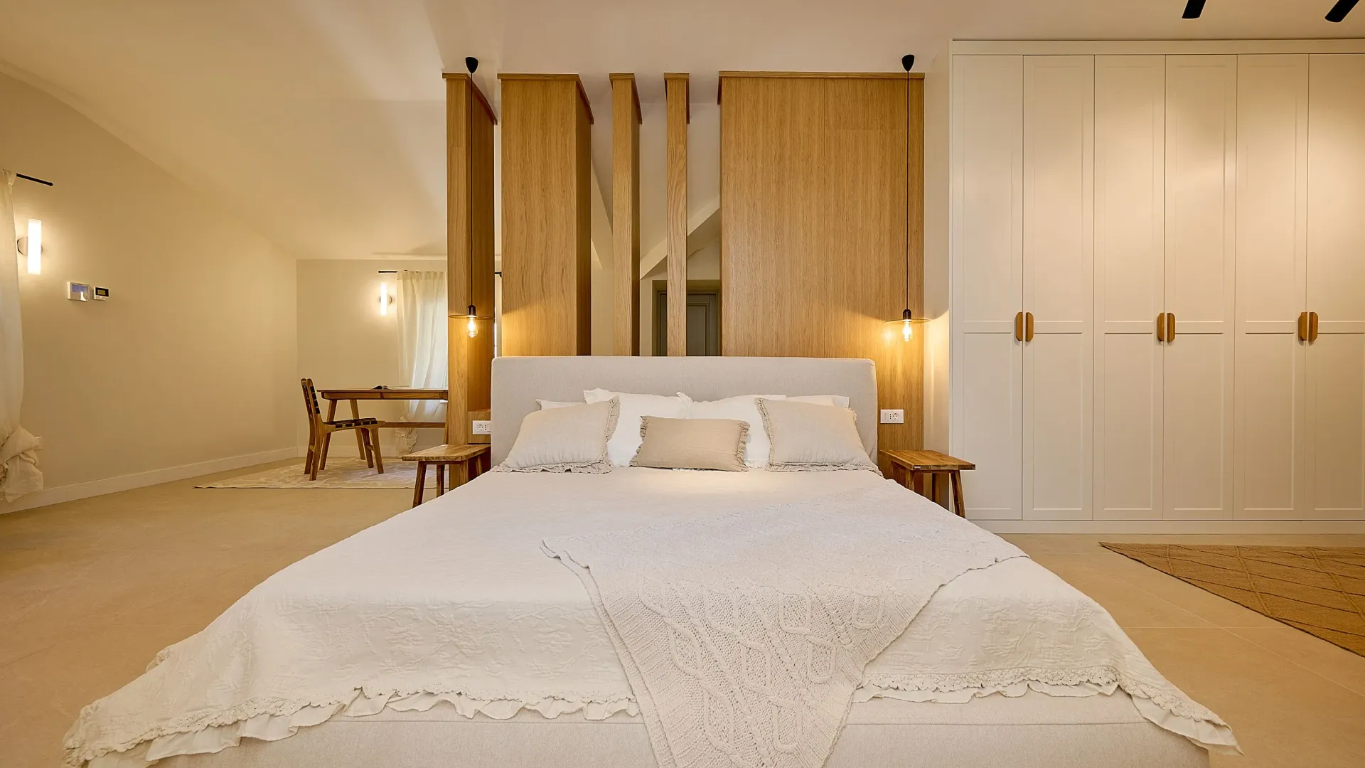 Izdavanje, kuća, 200m², Dobrota, Kotor