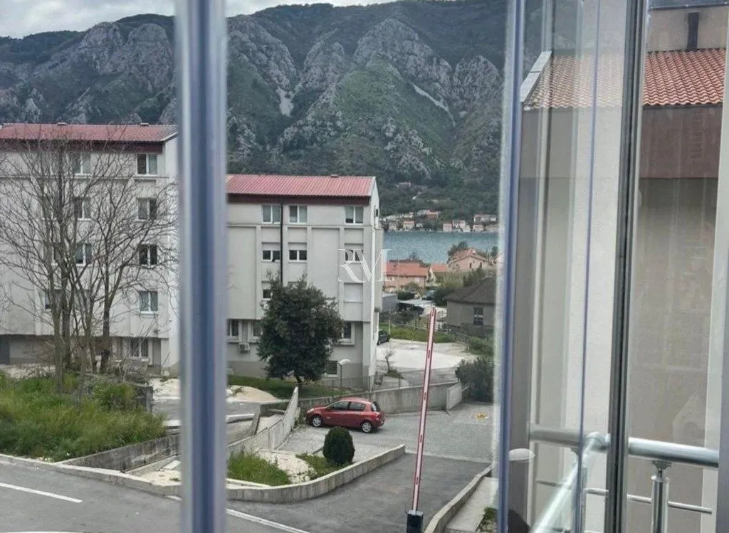 Prodaja, trosoban stan, 98m², Dobrota, Kotor