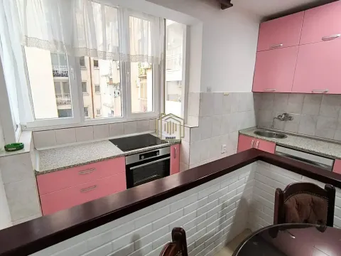 Izdavanje, dvosoban stan, 67m², Centar, Bar - image 16