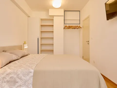 Rent, two bedroom apartment, 50m², Bečići, Budva - image 20