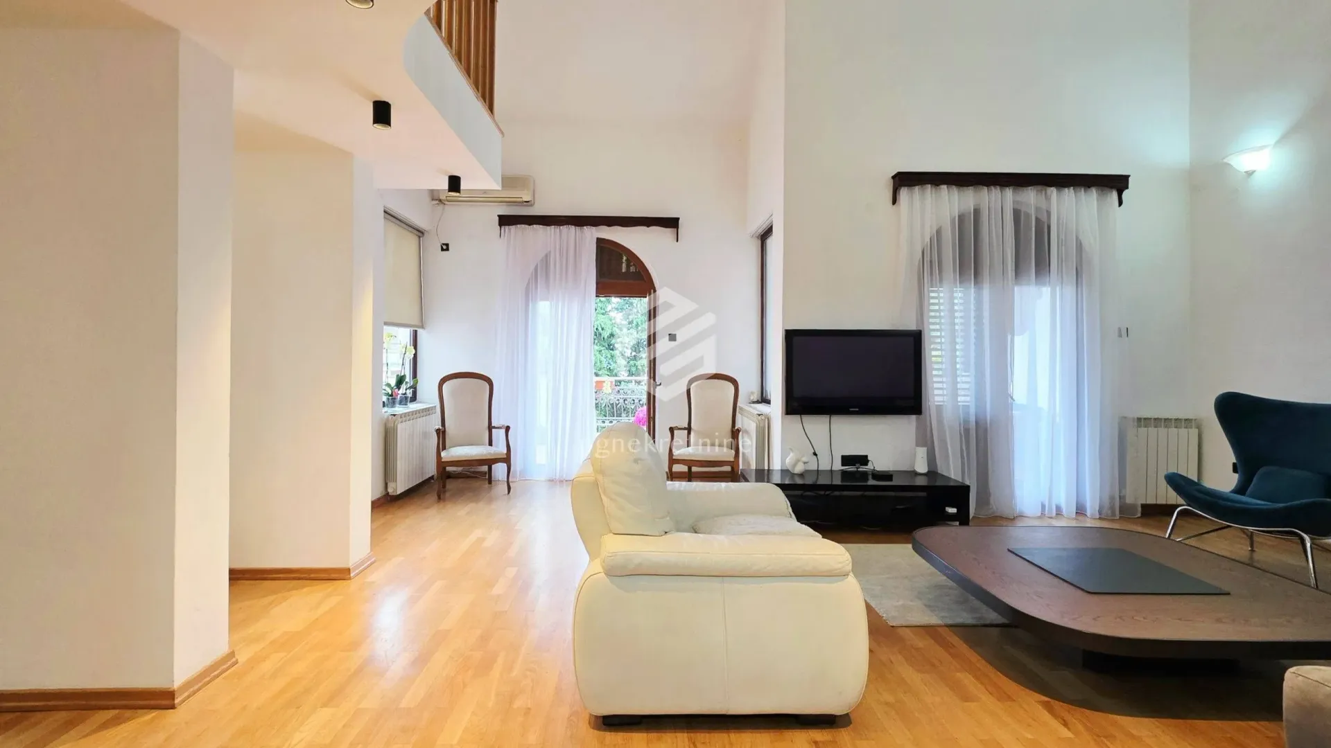 Rent, house, 285m², Gorica C, Podgorica