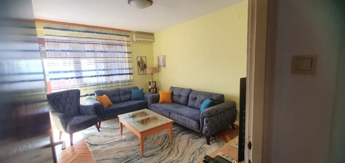 Izdavanje, dvosoban stan, 80m², Tuški Put, Podgorica