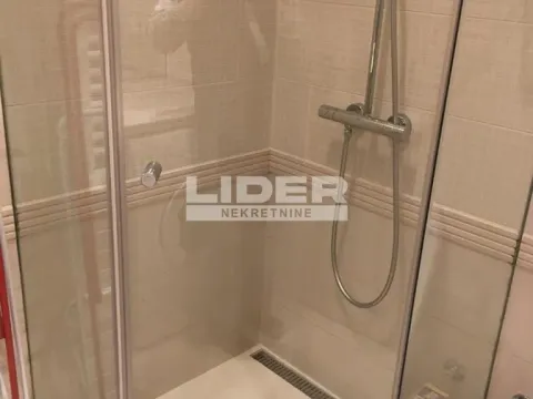 Izdavanje, trosoban stan, 90m², Stari Grad, Beograd - image 17