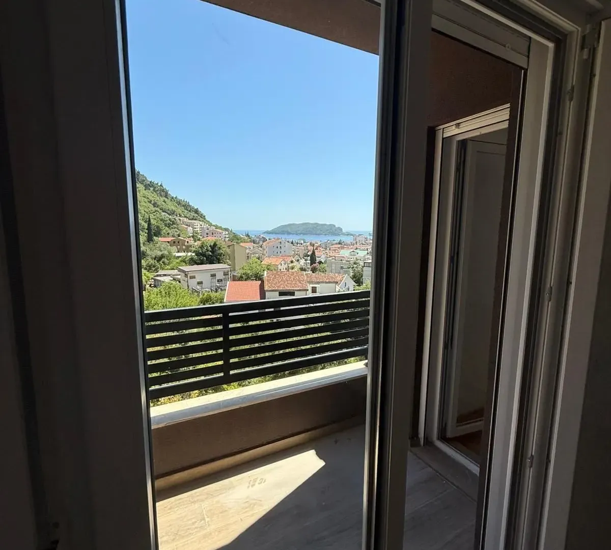 Sale, one bedroom apartment, 46m², Lazi, Budva