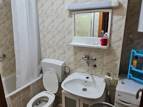 Izdavanje, dvosoban stan, 71m², Stari Aerodrom, Podgorica - image 7