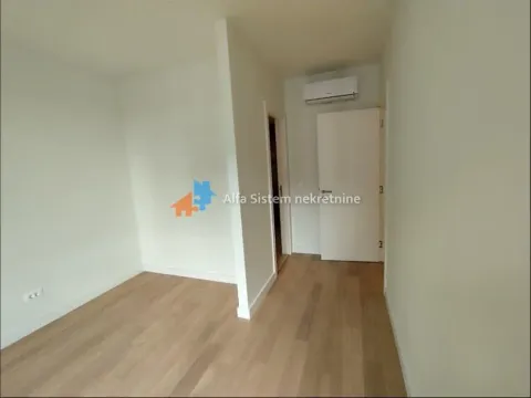 Izdavanje, trosoban stan, 73m², Savski Venac, Beograd - image 9