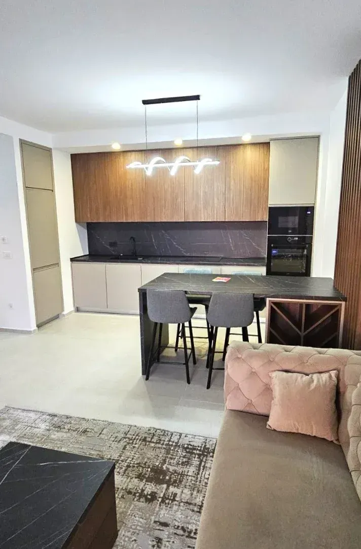 Izdavanje, stan, 70m², Tivat, Crna Gora