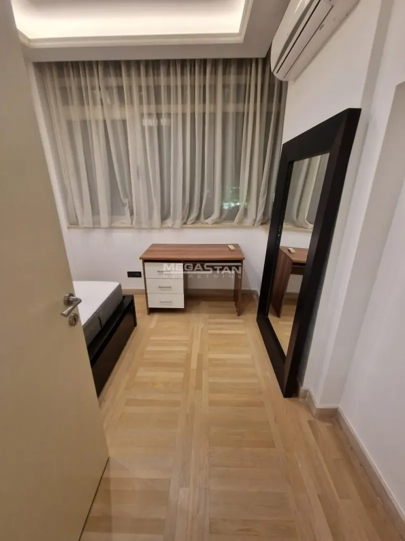 Rent, four bedroom apartment, 148m², Savski Venac, Beograd