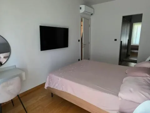 Izdavanje, trosoban stan, 85m², Vezirov Most, Podgorica - image 17