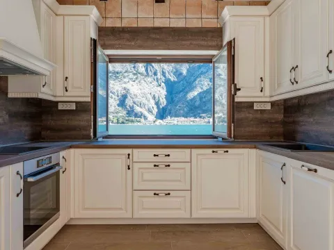 Prodaja, kuća, 130m², Muo, Kotor - image 16