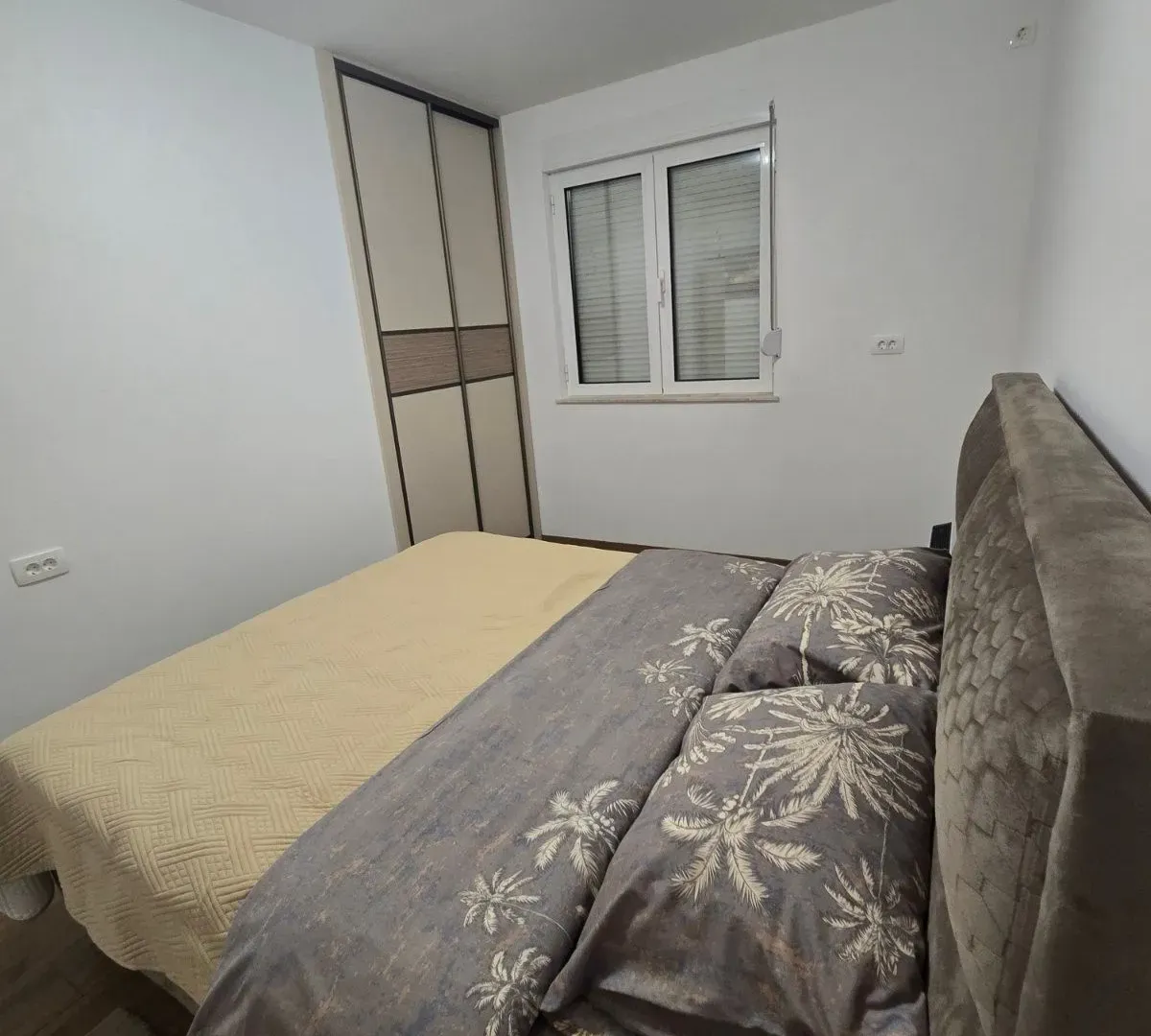 Izdavanje, trosoban stan, 103m², Tološka šuma, Podgorica