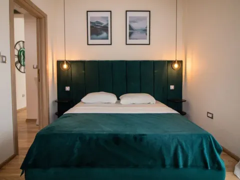 Prodaja, dvosoban stan, 75m², Dobrota, Kotor - image 13