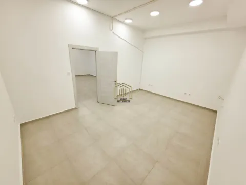 Izdavanje, poslovni prostor, 115m², Blok 6, Podgorica - image 5