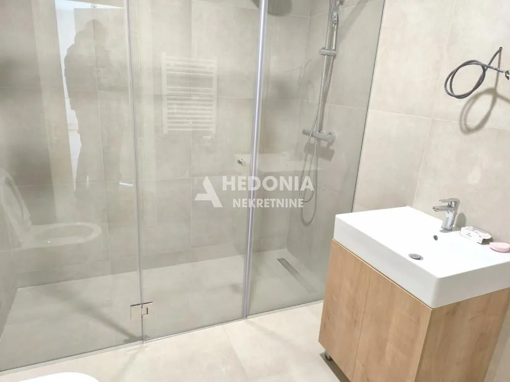 Sale, two bedroom apartment, 58m², Lion, Zvezdara Sve Podlokacije