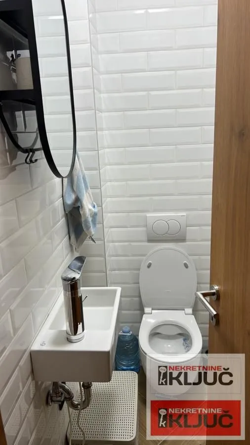 Prodaja, trosoban stan, 77m², Sremska Kamenica, Petrovaradin