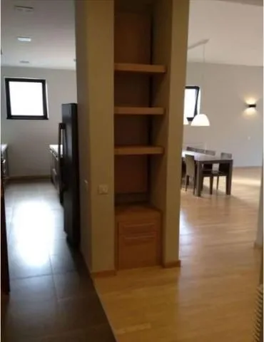 Izdavanje, četvorosoban stan, 160m², Savski Venac, Beograd