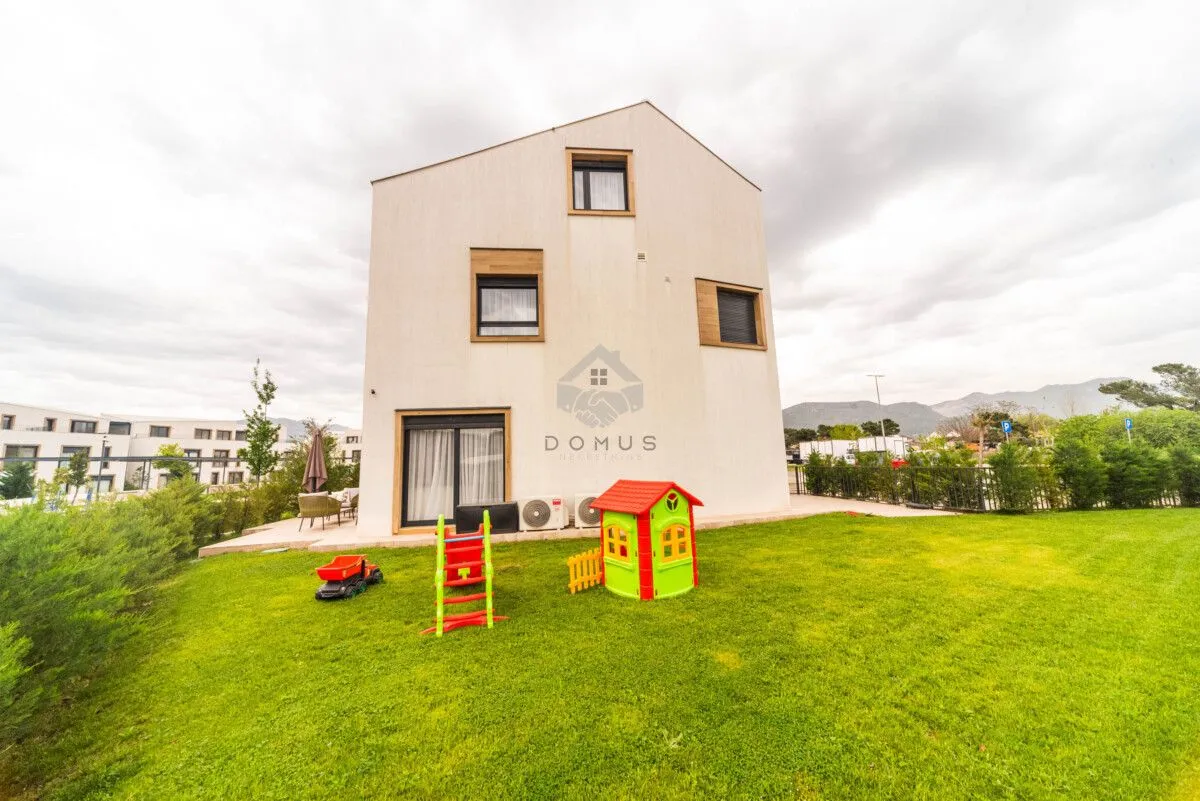 Prodaja, kuća, 145m², Zagorič, Podgorica