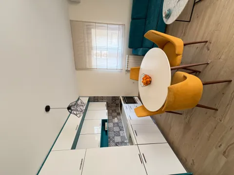 Rent, one bedroom apartment, 55m², Tivat, Crna Gora - image 5