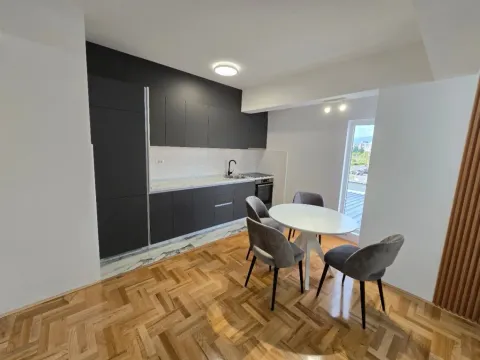 Izdavanje, dvosoban stan, 65m², Tuški Put, Podgorica - image 2