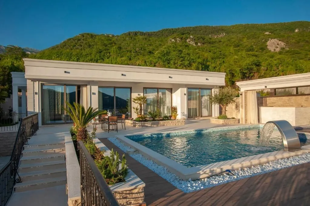 Rent, house, 180m², Prijevor, Budva