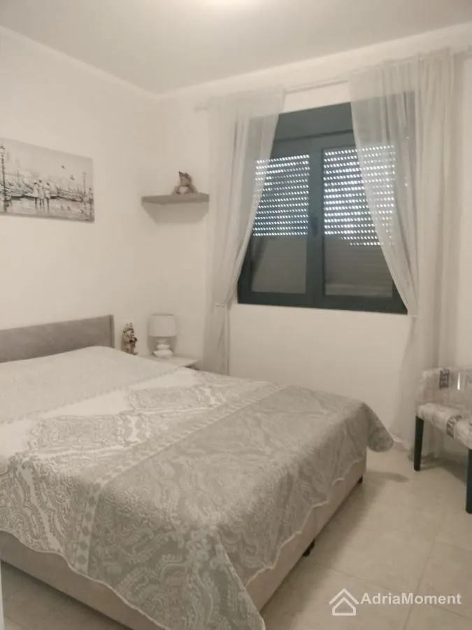 Prodaja, dvosoban stan, 75m², Dobrota, Kotor